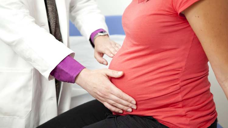 गर्भवती महिला के लिए उल्टी और मतली क्योँ है अच्छा संकेत